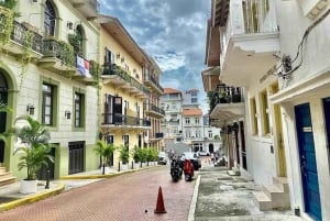 Tour privato delle chiuse del canale di Miraflores e del Casco Viejo a piedi