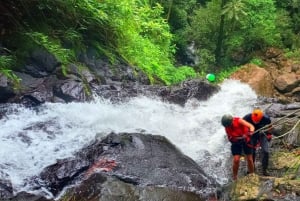 Rappel och vandringen Sleeping Indian Mountain i Anton-dalen