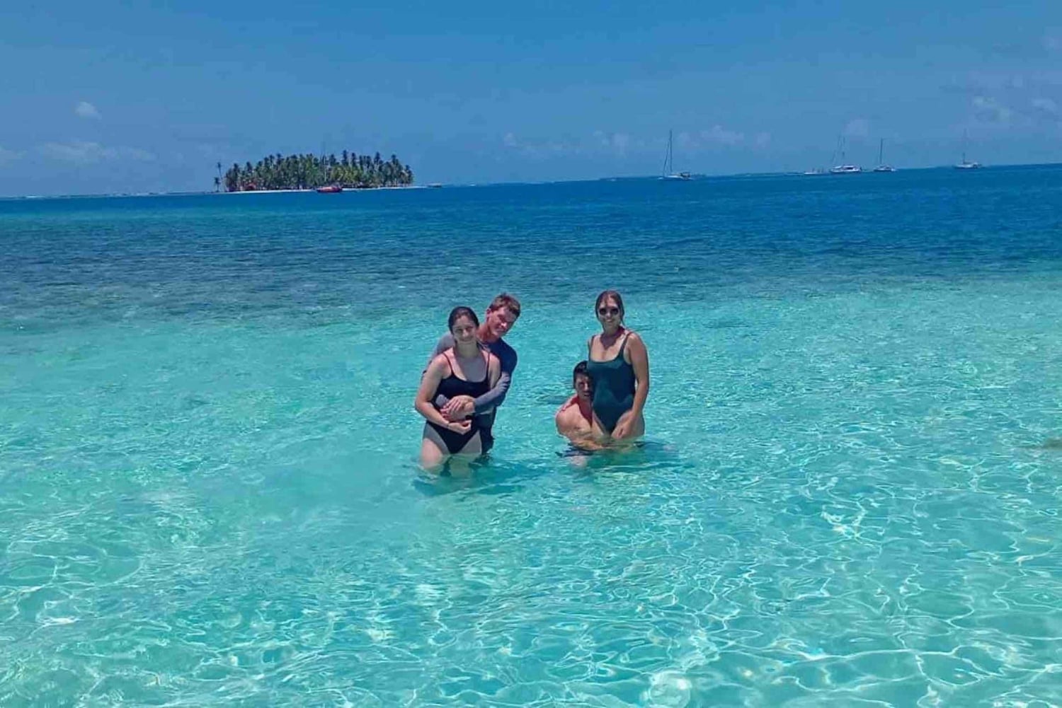 San Blas Island Hopping Day Tour + Lunch + Drink