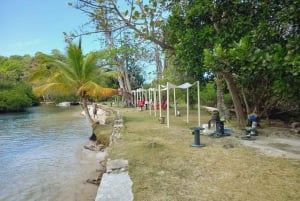 Aventuras de mergulho com snorkel e caiaque na praia de Portobelo