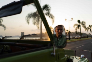 Panama City: City Highlights Tour in a VW Safari Classic Car