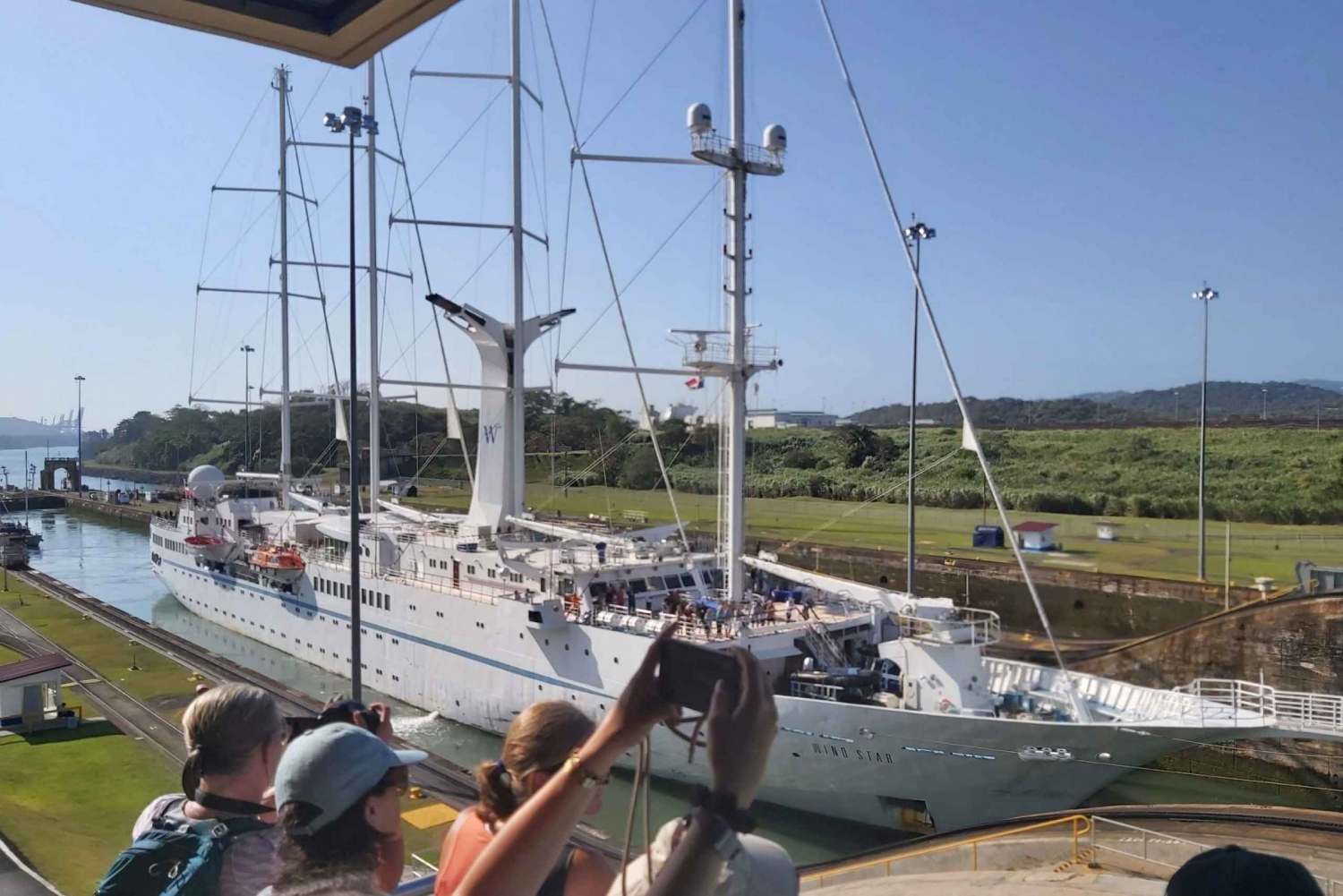 El Centro De Visitantes Del Canal De Panamá Y Visita A La Ciudad In Panama