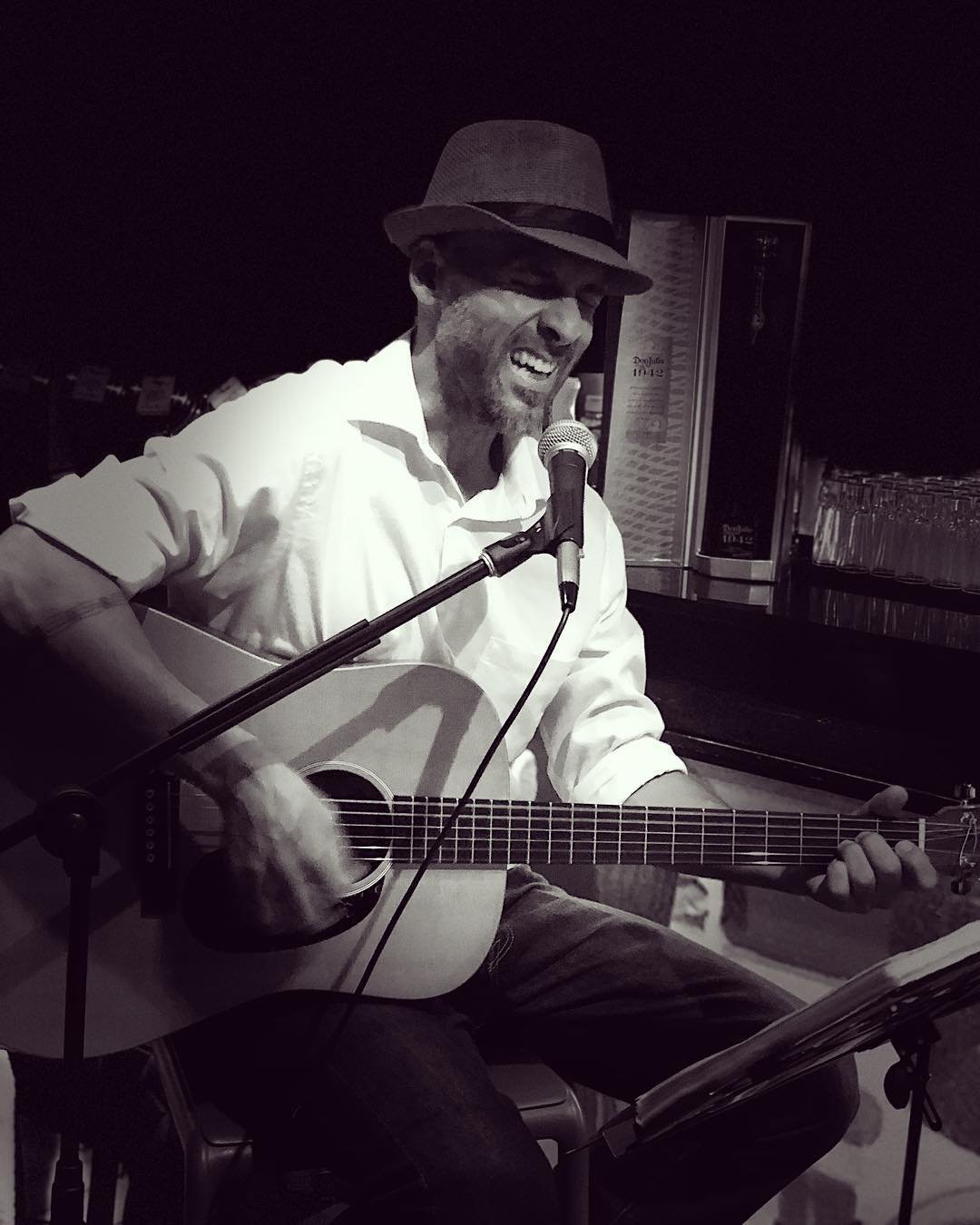La Vespa Obarrio Live Music Fridays