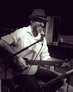 La Vespa Obarrio Live Music Fridays
