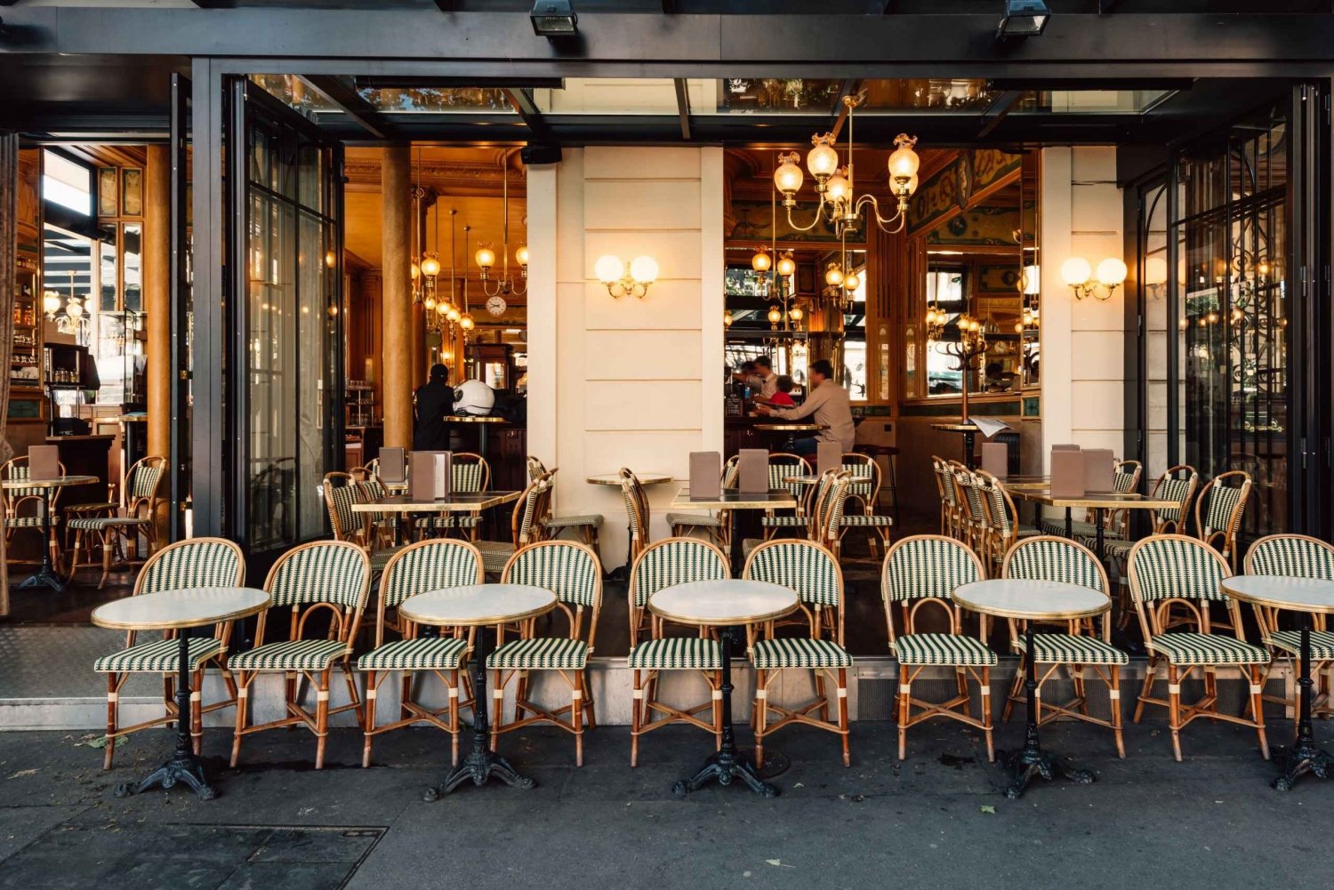 Cykeltur i Paris gamla stad, populäraste sevärdheterna och naturen