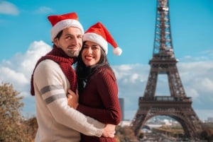 Paris: Private Christmas Photoshoot with Props