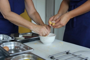 Fransk dessertklass med en parisisk kock