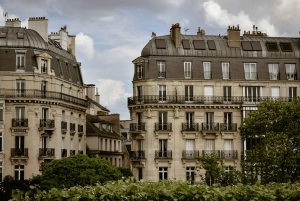 Discover Paris in Style: Private Guided Walking Tour