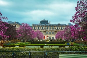 Discover Paris in Style: Private Guided Walking Tour