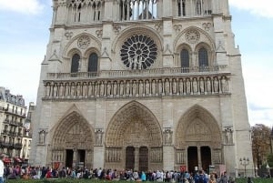 Discovering Le Marais: Guided Walking Tour of Paris
