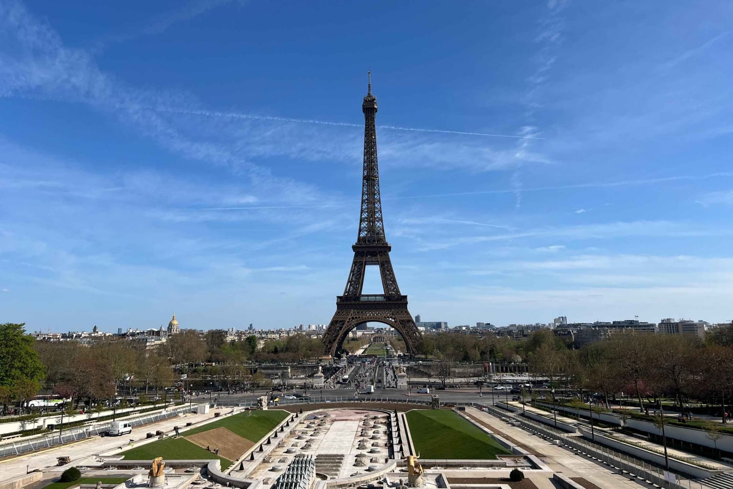 エッフェル塔入場：頂上または2階（オーディオガイド付き）