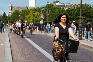 Paris : E-bike rental in Le Marais (City Center)