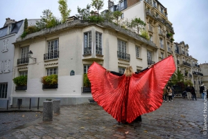 Paris: Opera Singer Guide in Montmartre