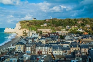 Étretat Cliffs & Rouen Christmas Magic – Exclusive Day Tour