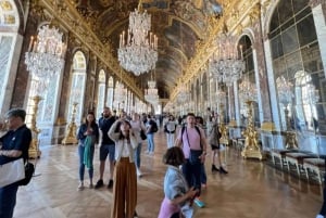 Excursión de París al Palacio de Versalles en Tootbus