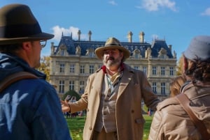 Tutustu Hemingwayn Pariisiin näyttelijäoppaan kanssa