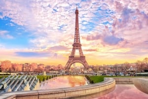 Family Tour of Paris Old Town and Grévin Museum