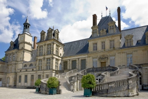 Fontainebleau & Vaux-le-Vicomte Châteaux Day Tour from Paris