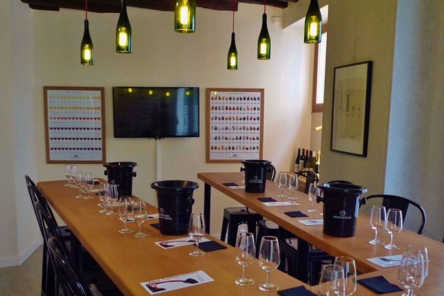 Corso di degustazione di vini francesi con un sommelier