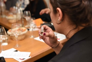 Corso di degustazione di vini francesi con un sommelier