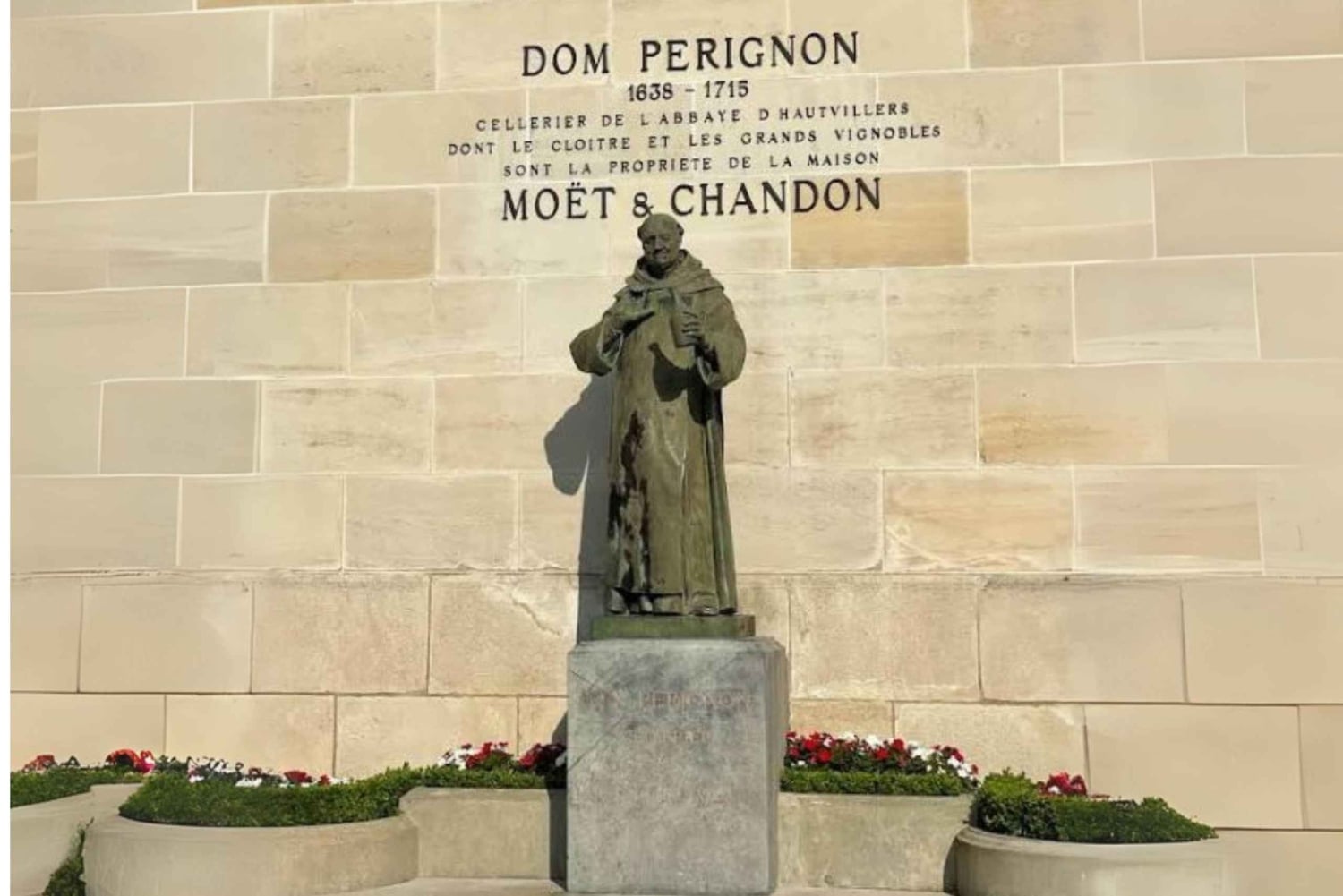 Z Paryża: wycieczka po piwnicach szampana i winnicach oraz degustacja