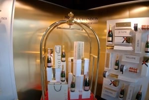 Z Paryża: wycieczka po piwnicach szampana i winnicach oraz degustacja