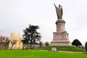 Z Paryża: wycieczka po piwnicach szampana i winnicach oraz degustacja