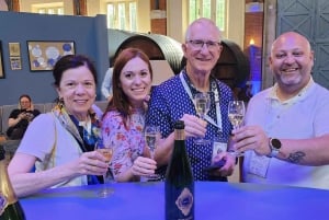 Z Paryża: wycieczka po piwnicach szampana i winnicach oraz degustacja