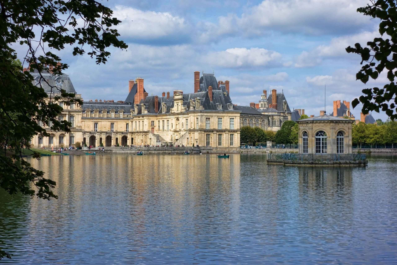 From Paris:Château de Fontainebleau&Vaux-le-Vicomte Private