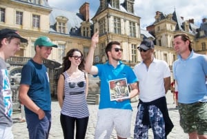 From Paris: Chateau de Fontainebleau & Vaux-Le-Vicomte Tour