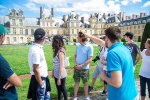 From Paris: Chateau de Fontainebleau & Vaux-Le-Vicomte Tour