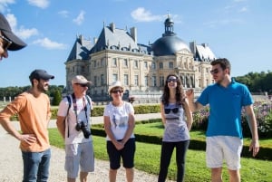From Paris: Chateau de Fontainebleau & Vaux-Le-Vicomte Tour