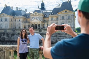 From Paris: Chateau de Fontainebleau & Vaux-Le-Vicomte Tour