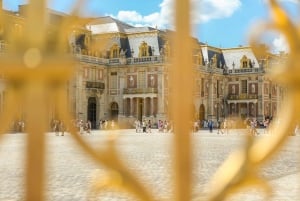Da Parigi: Escursione di un giorno a Giverny e Versailles con pranzo
