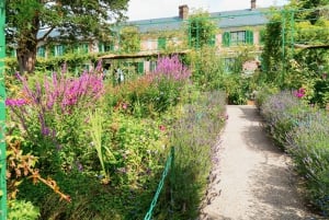 Pariisista: Giverny & Versailles lounaalla.
