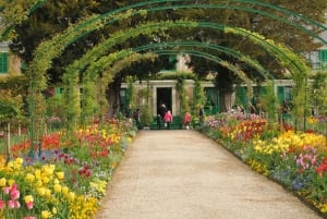 From Paris: Guided Day Trip to Monet's Garden in Giverny