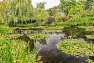 From Paris: Guided Day Trip to Monet's Garden in Giverny