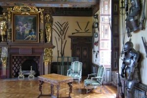 From Paris: Loire Valley Castles Tour with hotel pick-up
