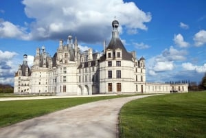 From Paris: Mont St Michel and Loire Valley 2 Day Tour