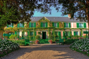 From Paris: Private Day Trip to Giverny and Auvers sur Oise