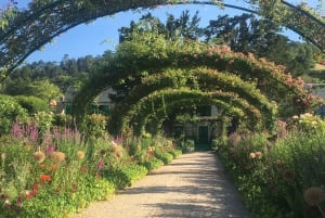 Из Парижа: частная поездка в Живерни, дом-музей Моне