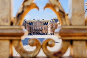 From Paris: Roundtrip Shuttle to Versailles