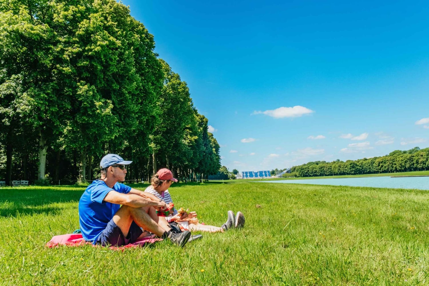 パリ発：優先入場ベルサイユ宮殿自転車ツアー