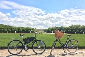 From Paris: Skip-the-Line Palace of Versailles Bike Tour