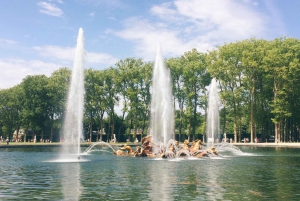 From Paris: Skip-the-Line Palace of Versailles Bike Tour