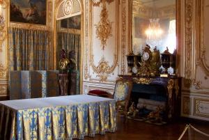 From Paris: Skip-the-Line Palace of Versailles Bike Tour