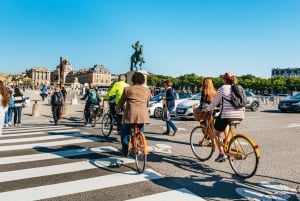 パリ発：優先入場ベルサイユ宮殿自転車ツアー