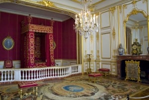 From Paris: Small-Group Tour of Loire Castles