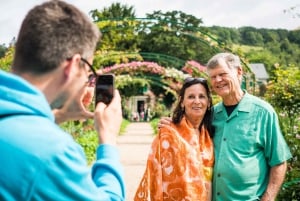 From Paris: Versailles and Giverny Full-Day Trip
