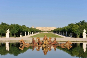 From Paris: Versailles Guided Tour with Priority Access